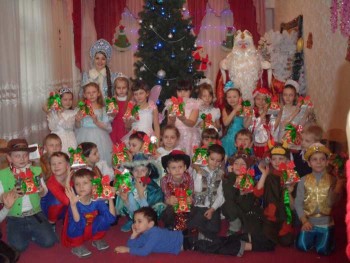 Новорічна казка для діток в ДНЗ №700 Дніпровського району