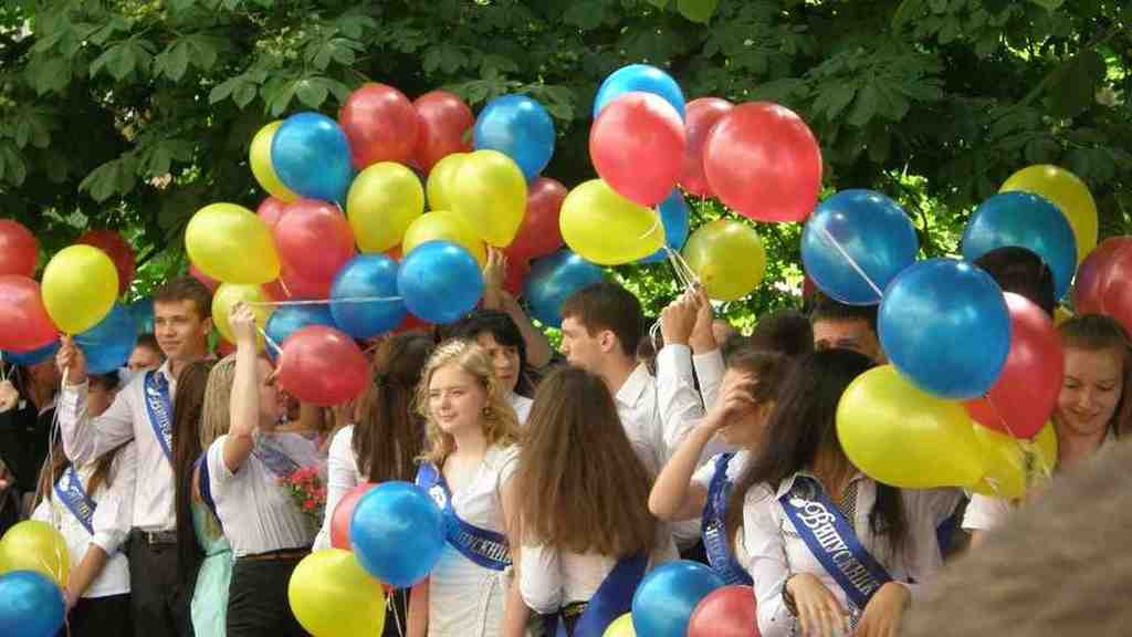 Останні дзвоники пролунали в київських школах