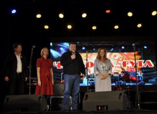 Найкращі учасники фестивалю Червоної рути заспівали на сцені Центру культури та мистецтв Дніпровського району