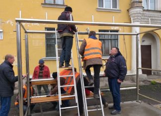 По Алматинській продовжують облаштування зупиночних комплексів