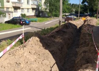 В мікрорайоні ДВРЗ проводять ремонт аварійних ділянок електромережі