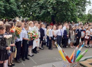 Приймальня Павла Тесленка інформує про необхідність проведення щеплень та про зміни, що відбудуться в школах з 1 вересня